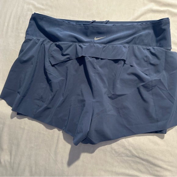 Nike Dri-Fit Shorts Women’s Size XL - Picture 2 of 7